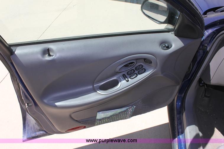 image for item D7809 1997 Ford Taurus GL