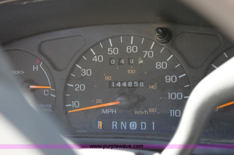 image for item D7809 1997 Ford Taurus GL