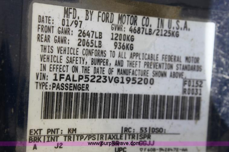 image for item D7809 1997 Ford Taurus GL