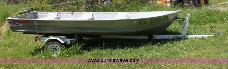 image for item D7814 1992 Grumman 14' aluminum V bottom boat