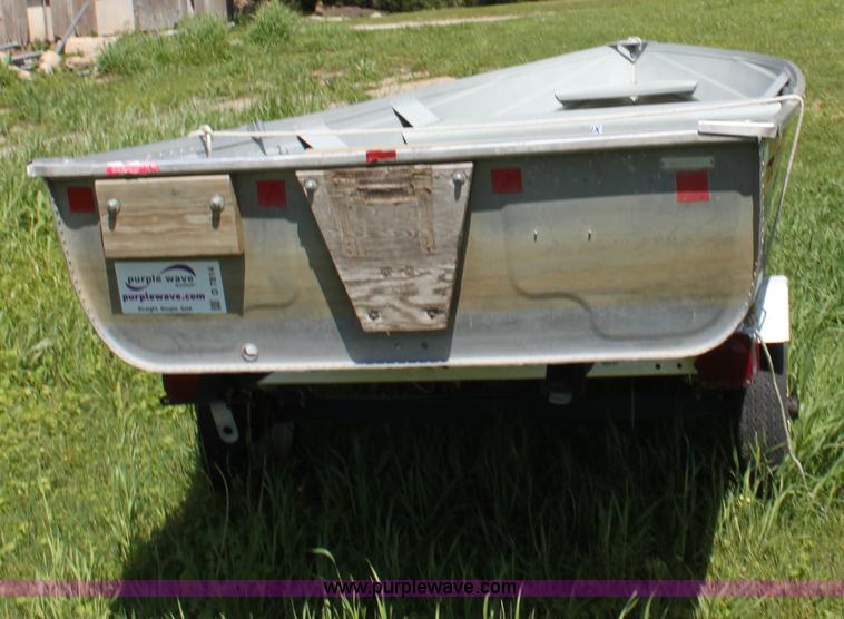 image for item D7814 1992 Grumman 14' aluminum V bottom boat