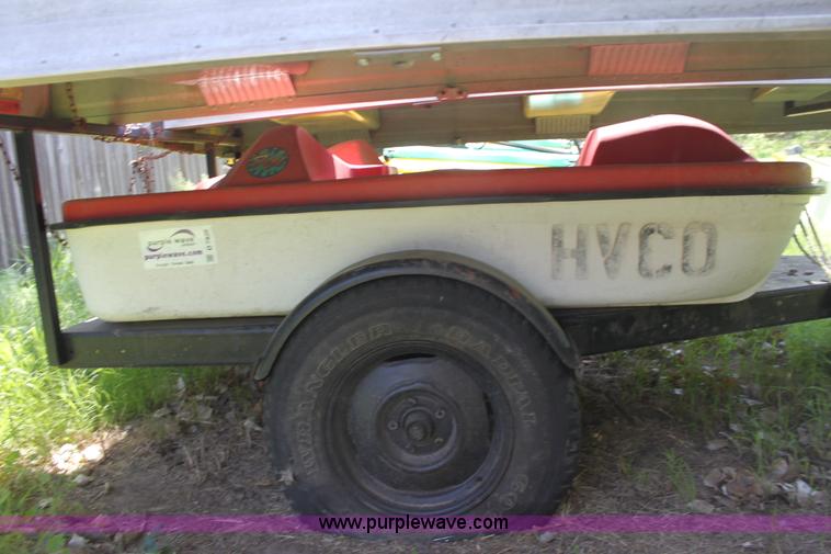 image for item D7820 Fiji paddle boat