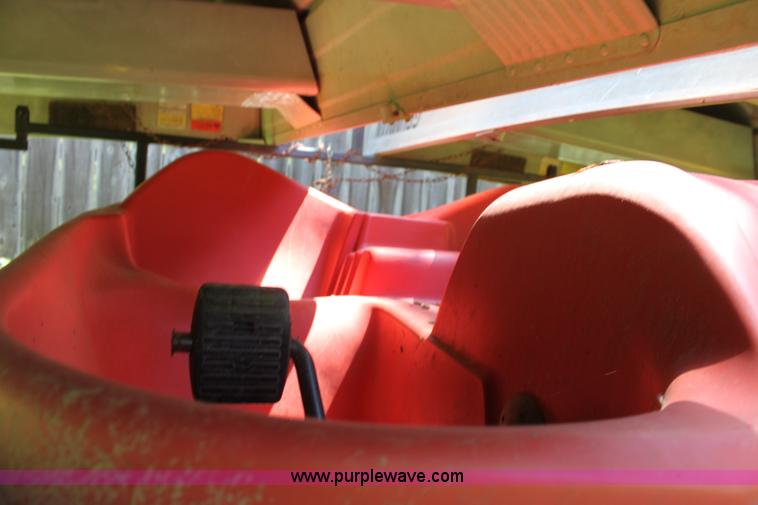 image for item D7820 Fiji paddle boat