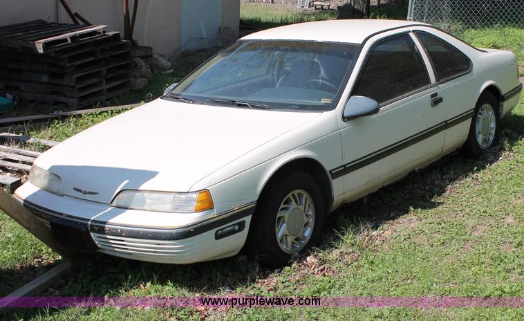 image for item D7868 1990 Ford Thunderbird LX