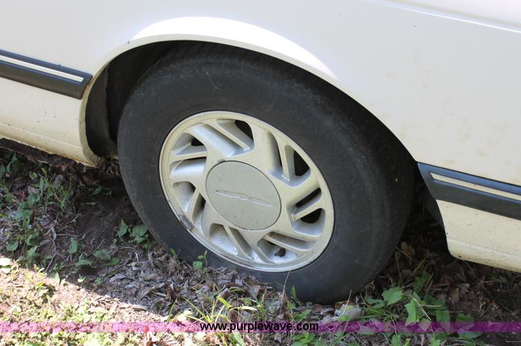 image for item D7868 1990 Ford Thunderbird LX