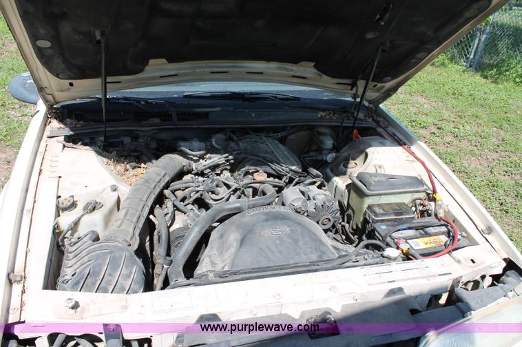 image for item D7868 1990 Ford Thunderbird LX