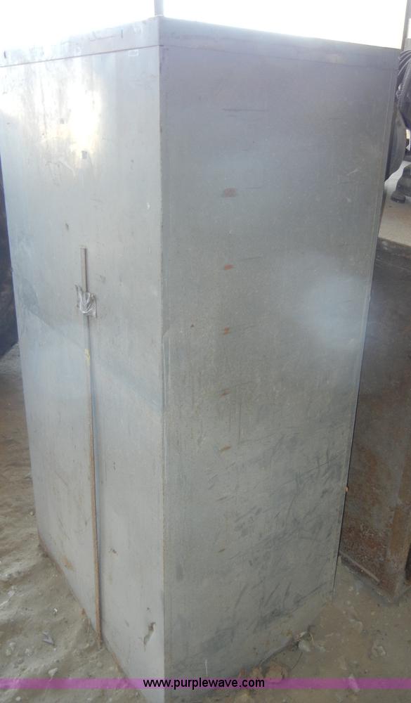 image for item K9046 (2) assorted metal cabinets