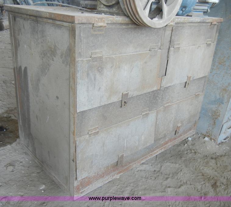 image for item K9046 (2) assorted metal cabinets