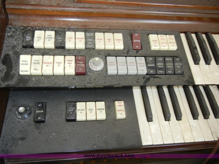 image for item K9050 (2) electric organs