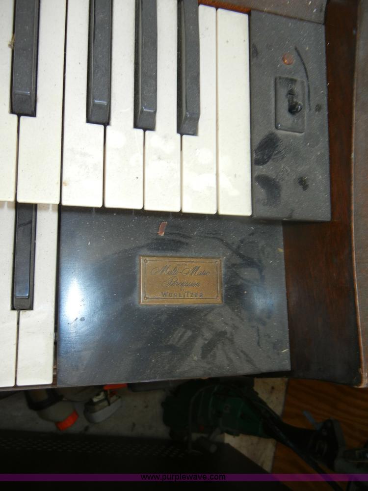 image for item K9050 (2) electric organs