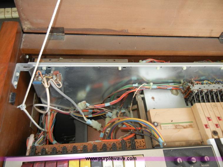 image for item K9050 (2) electric organs