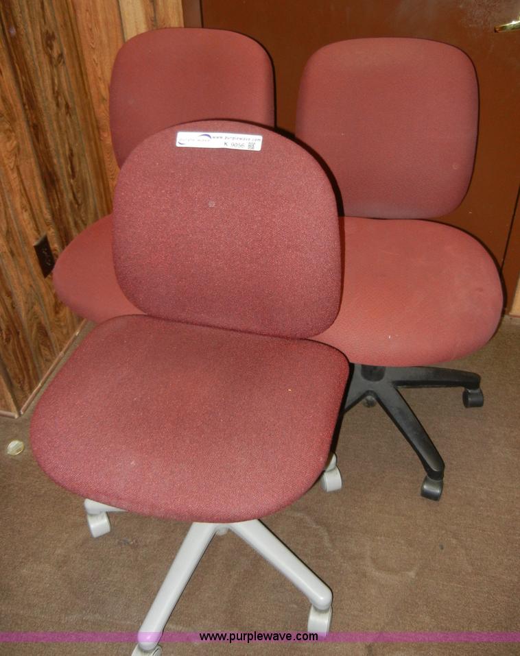 image for item K9056 (3) assorted office chairs
