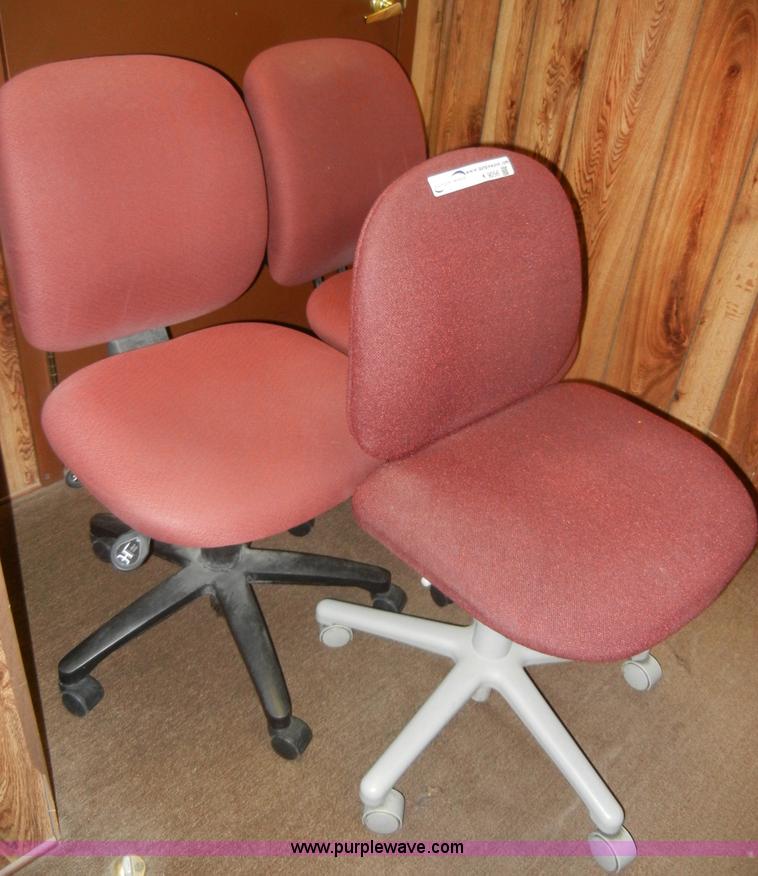 image for item K9056 (3) assorted office chairs