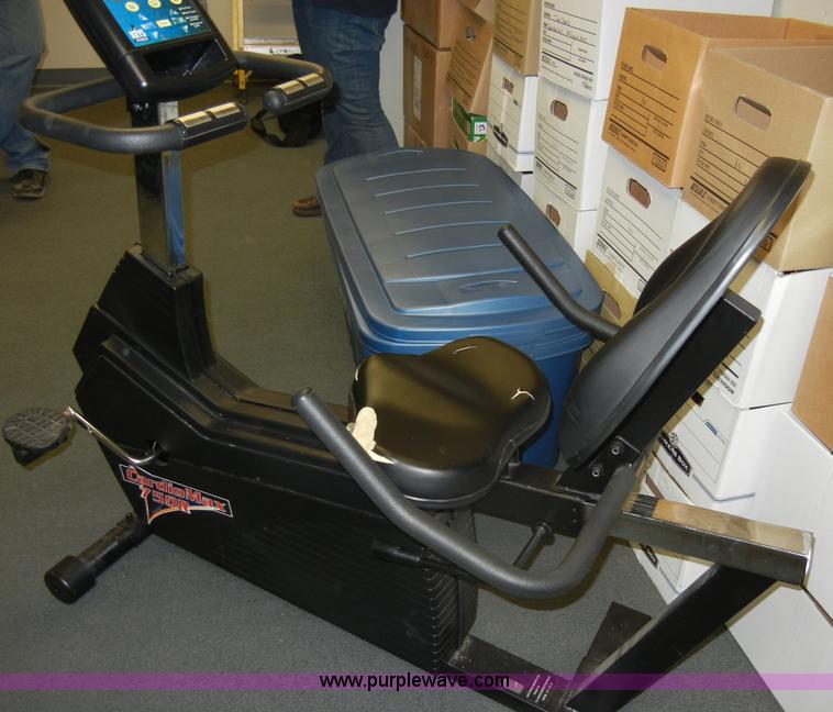 image for item K9060 Assorted exercise equipment
