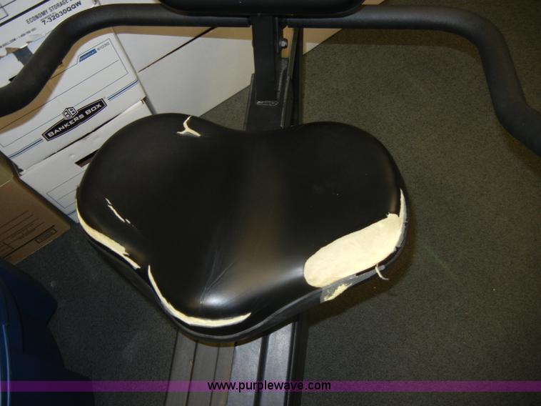 image for item K9060 Assorted exercise equipment