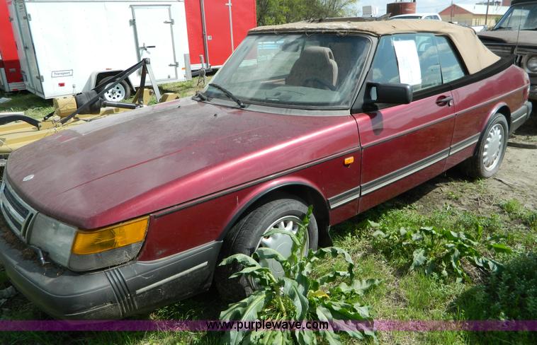 image for item T9768 1994 Saab 900 S convertible