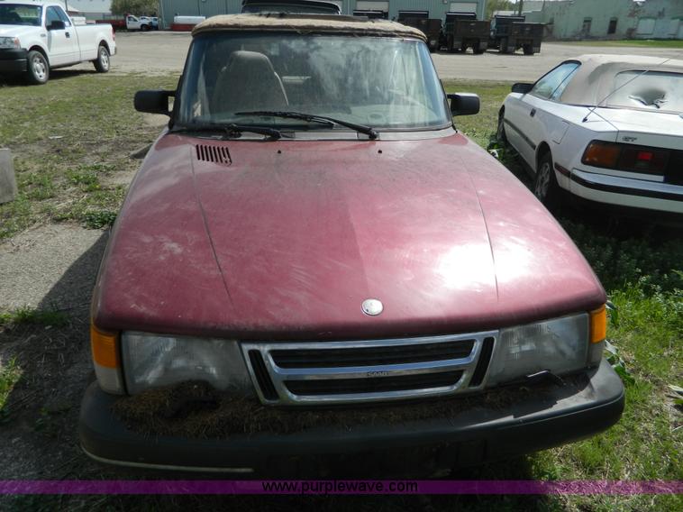 image for item T9768 1994 Saab 900 S convertible
