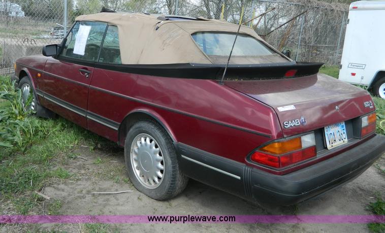 image for item T9768 1994 Saab 900 S convertible