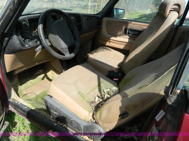 image for item T9768 1994 Saab 900 S convertible