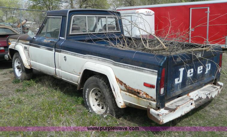 image for item T9770 1976 Jeep J10 pickup truck