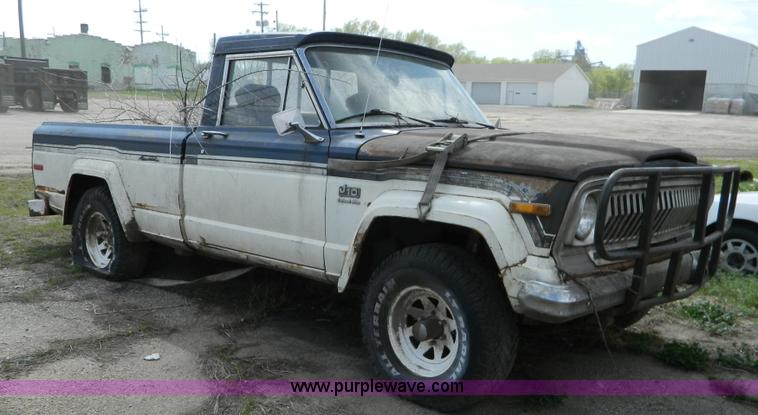 image for item T9770 1976 Jeep J10 pickup truck