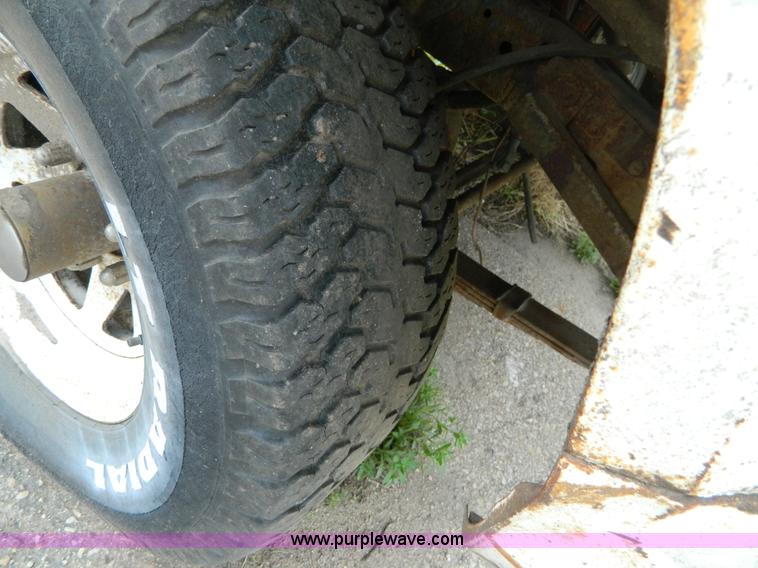 image for item T9770 1976 Jeep J10 pickup truck