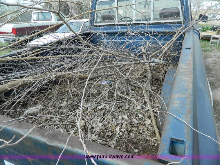 image for item T9770 1976 Jeep J10 pickup truck