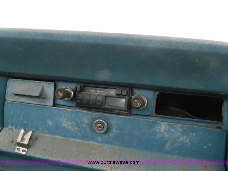 image for item T9770 1976 Jeep J10 pickup truck