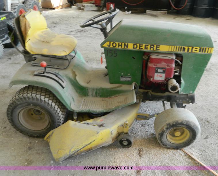 image for item T9816 John Deere 116 riding mower