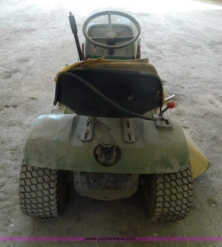 image for item T9816 John Deere 116 riding mower