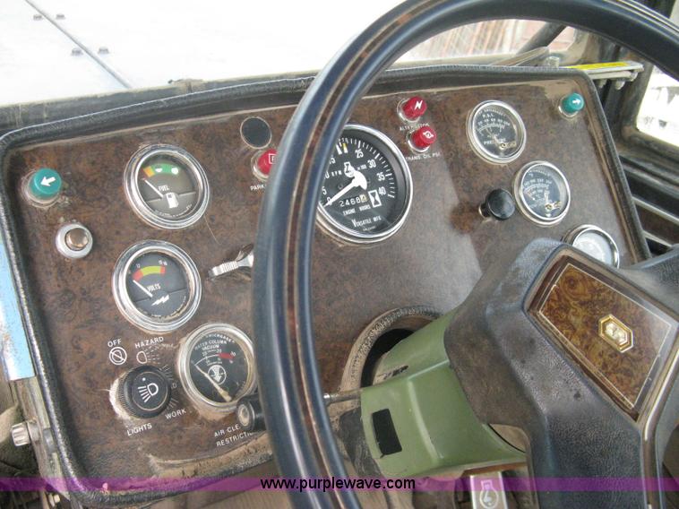 image for item A6198 1979 Versatile 875 4WD tractor