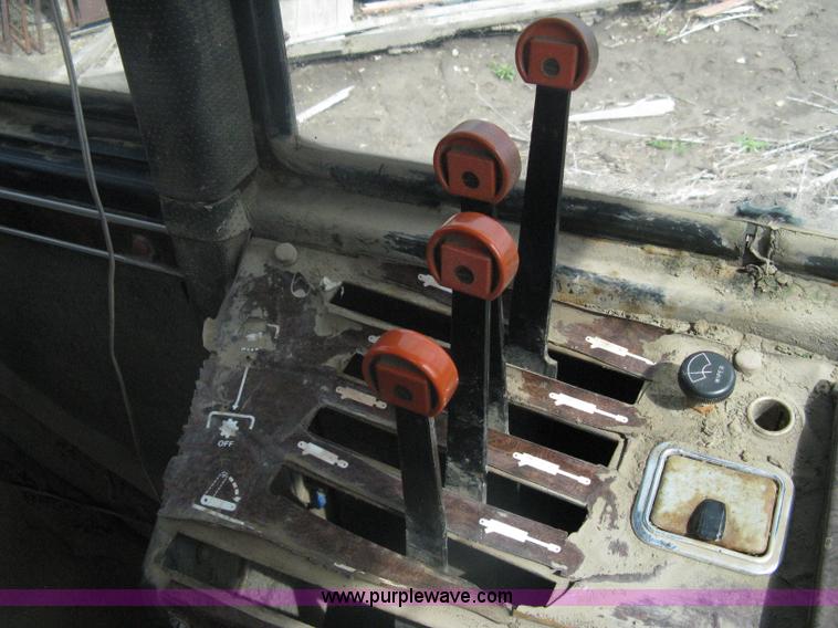 image for item A6198 1979 Versatile 875 4WD tractor