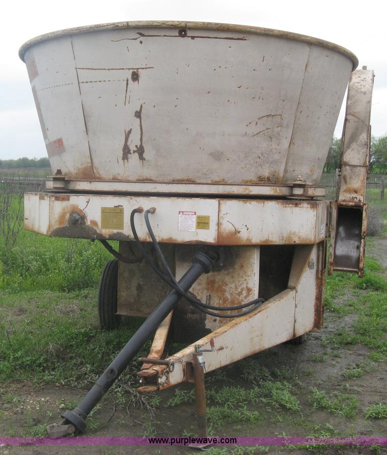 image for item A6210 Sundance 901 tub grinder