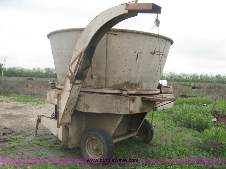 image for item A6210 Sundance 901 tub grinder