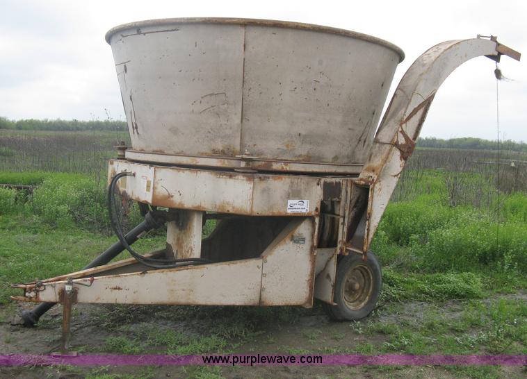 image for item A6210 Sundance 901 tub grinder