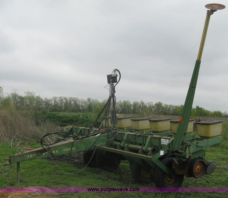 image for item A6219 John Deere 7000 six row planter