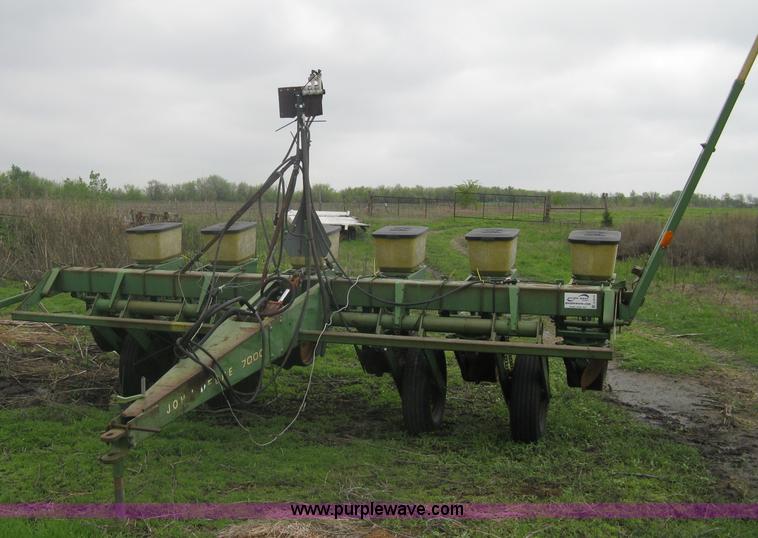 image for item A6219 John Deere 7000 six row planter