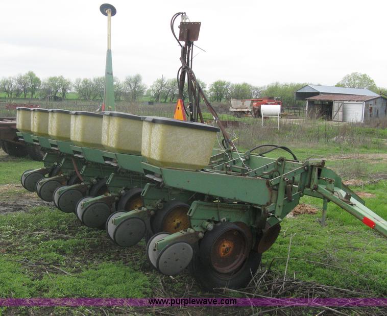 image for item A6219 John Deere 7000 six row planter