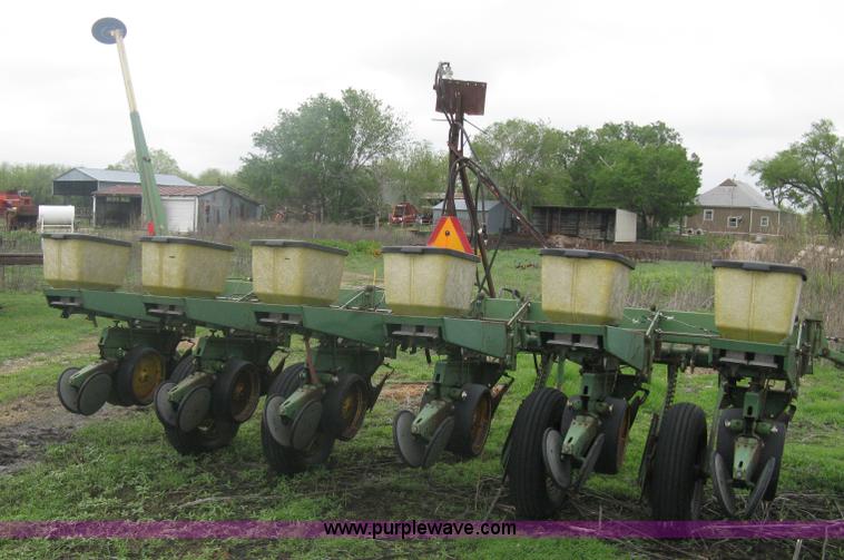 image for item A6219 John Deere 7000 six row planter