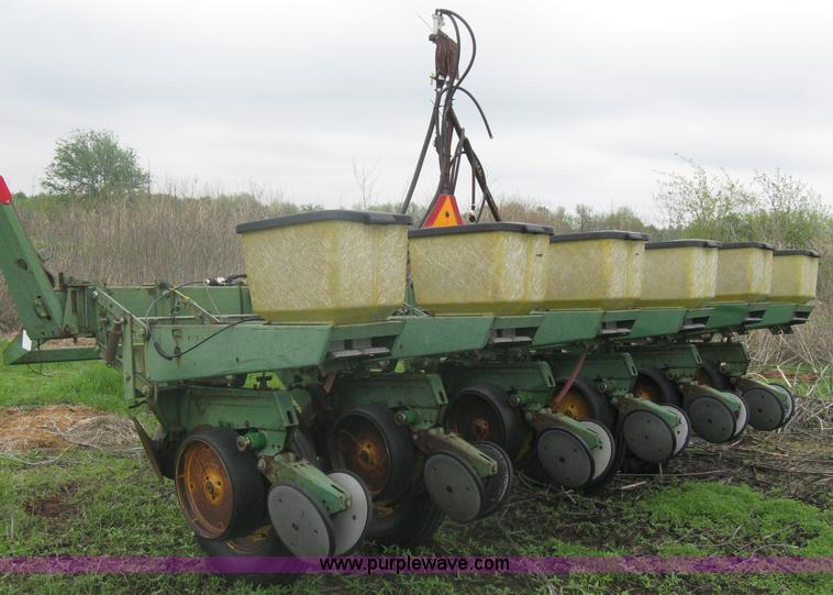 image for item A6219 John Deere 7000 six row planter