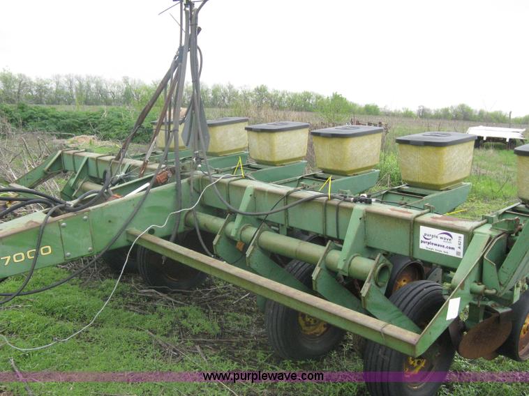 image for item A6219 John Deere 7000 six row planter