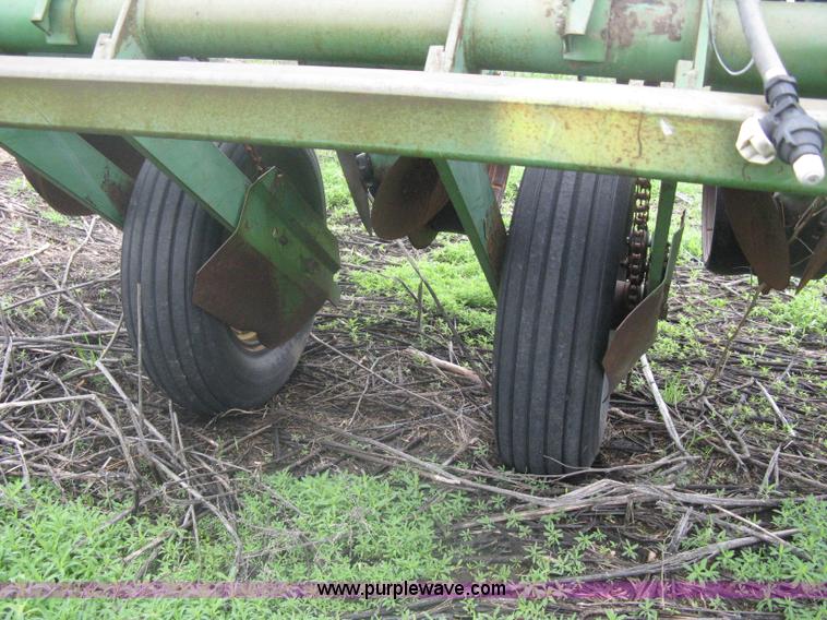 image for item A6219 John Deere 7000 six row planter