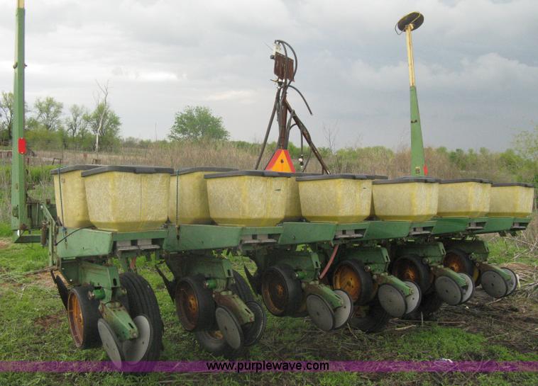 image for item A6219 John Deere 7000 six row planter