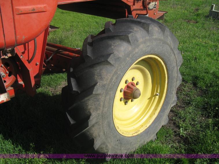 image for item A6225 Massey-Ferguson 750 combine