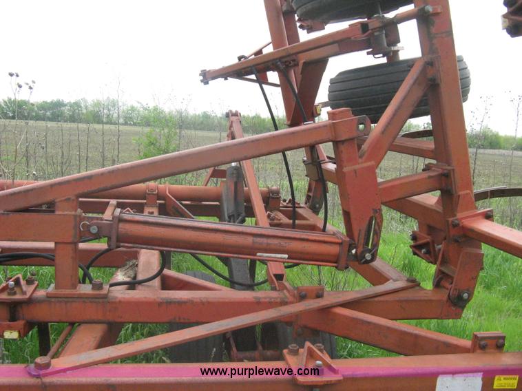 image for item A6235 Sunflower 27' chisel plow
