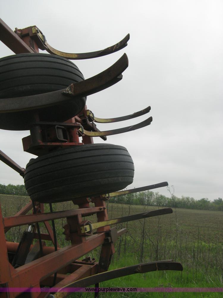 image for item A6235 Sunflower 27' chisel plow