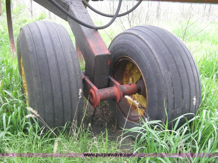 image for item A6235 Sunflower 27' chisel plow