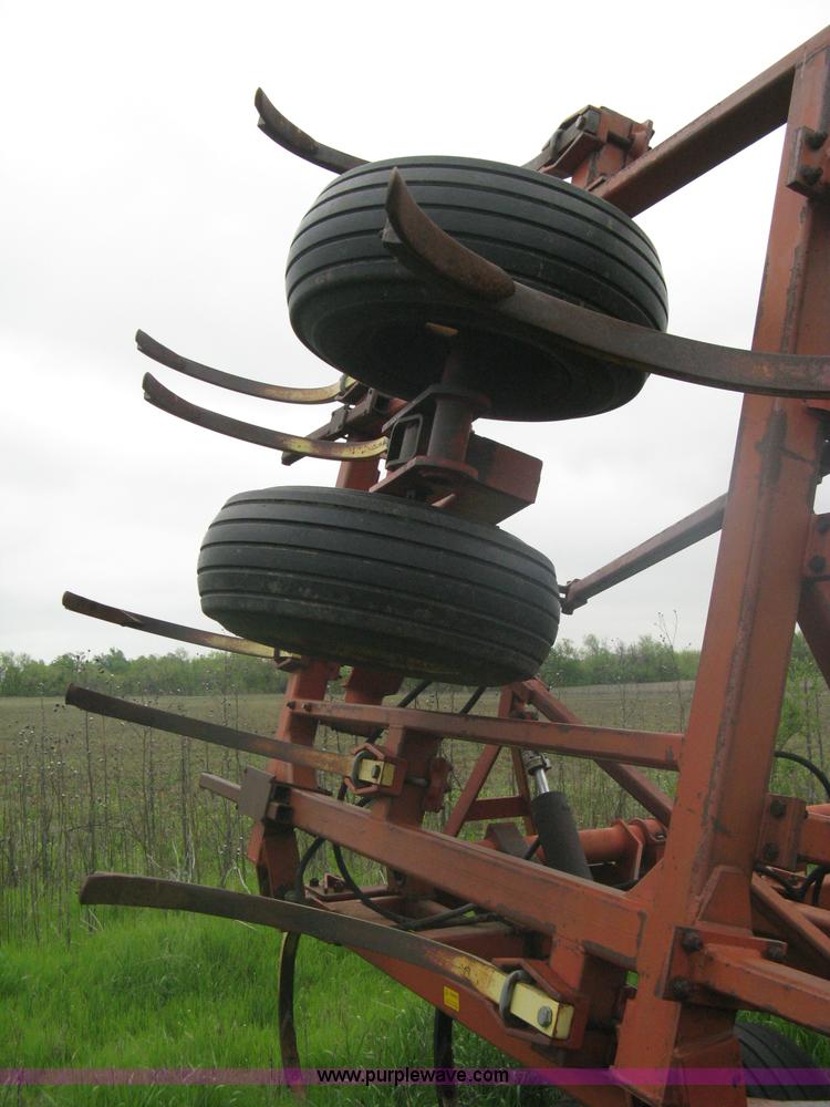 image for item A6235 Sunflower 27' chisel plow