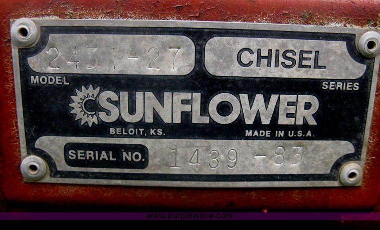 image for item A6235 Sunflower 27' chisel plow