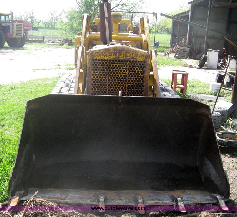 image for item A6239 Caterpillar 933 track loader